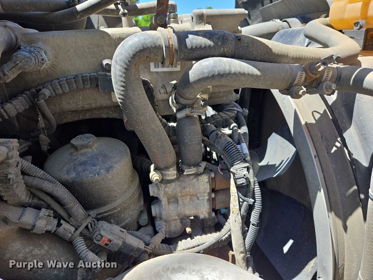 image for item EC1102 2013 International LF687 semi truck