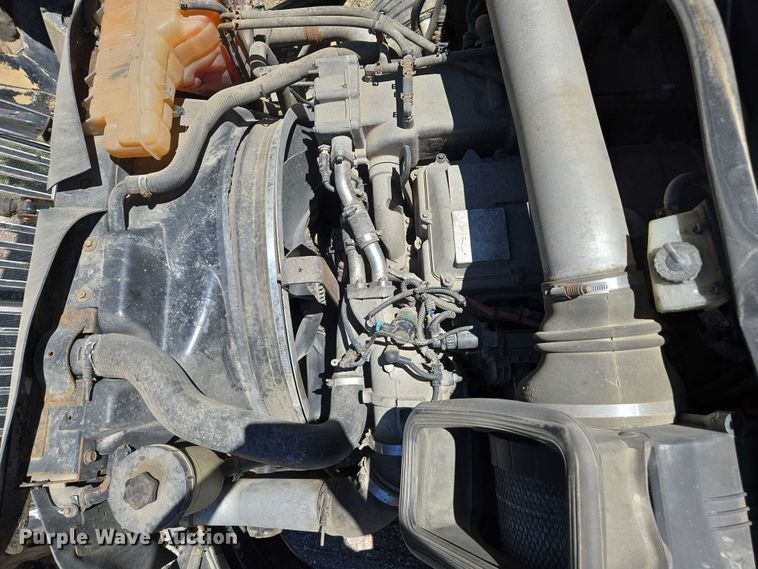 image for item EC1102 2013 International LF687 semi truck