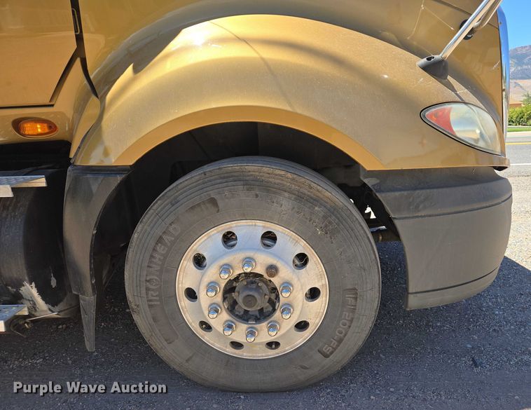 image for item EC1102 2013 International LF687 semi truck