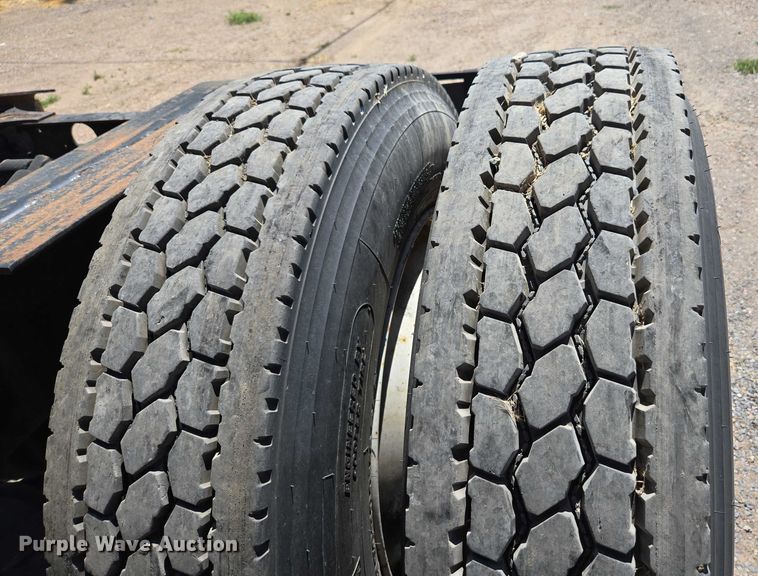 image for item EC1102 2013 International LF687 semi truck