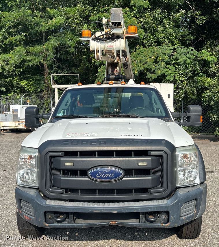 CAMIóN CON CANASTILLA 2015 FORD VERSALIFT