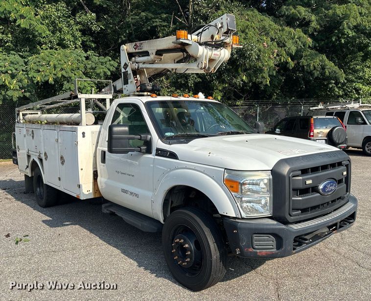 CAMIóN CON CANASTILLA 2015 FORD VERSALIFT