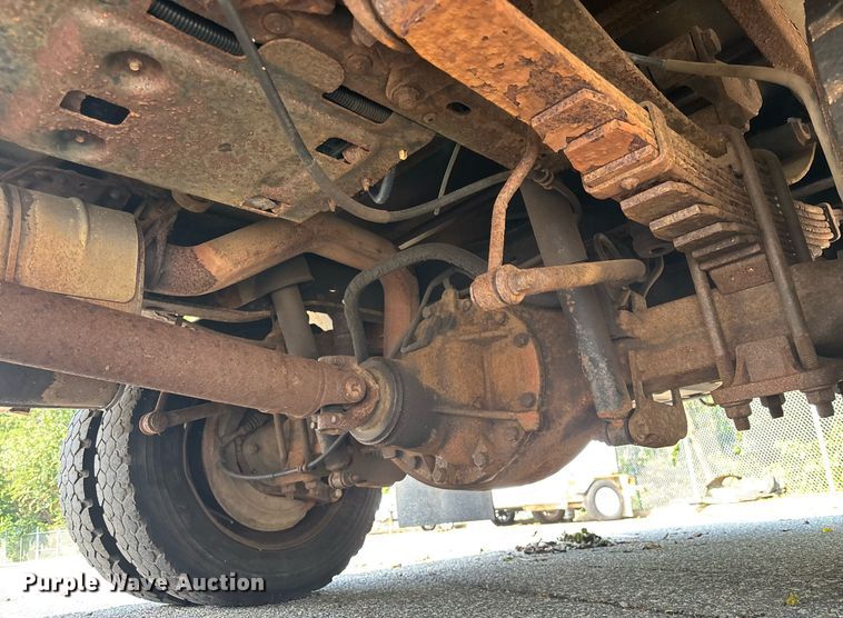 image for item EC3725 2015 Ford F450 Super Duty bucket truck