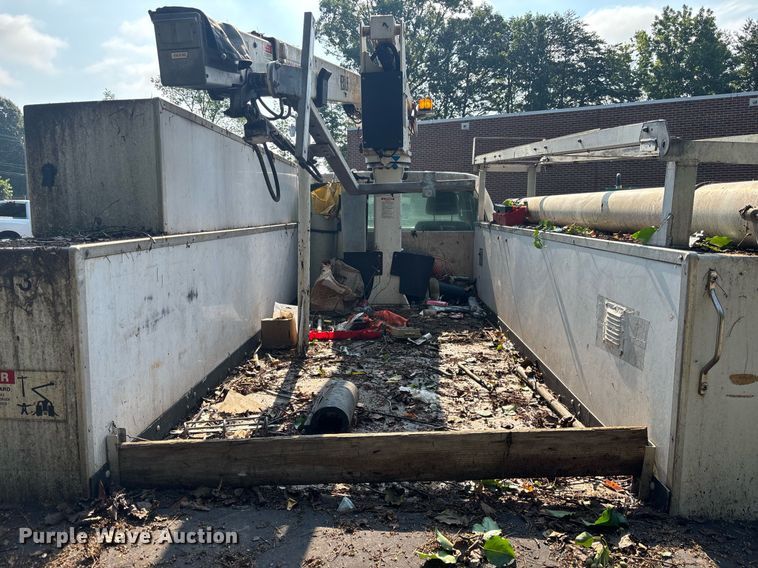 image for item EC3725 2015 Ford F450 Super Duty bucket truck