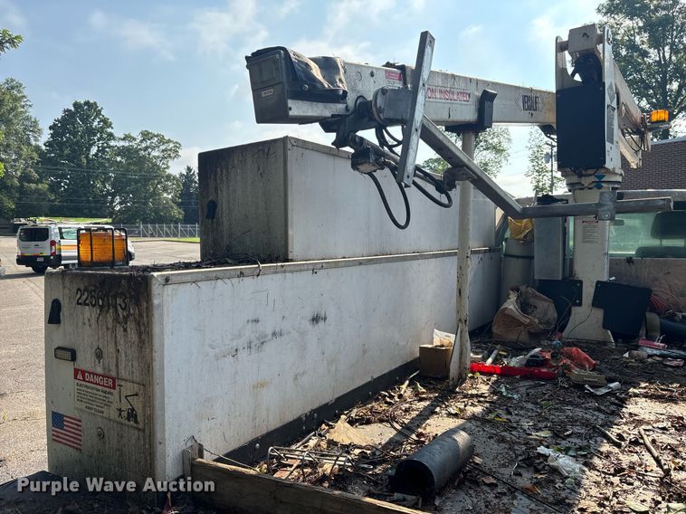 image for item EC3725 2015 Ford F450 Super Duty bucket truck