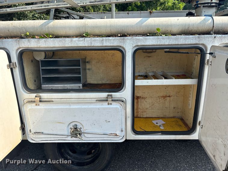 image for item EC3725 2015 Ford F450 Super Duty bucket truck