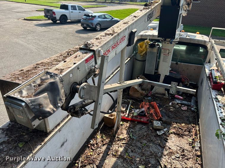 image for item EC3725 2015 Ford F450 Super Duty bucket truck