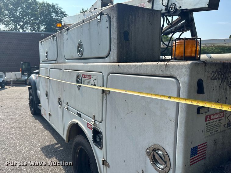 image for item EC3725 2015 Ford F450 Super Duty bucket truck