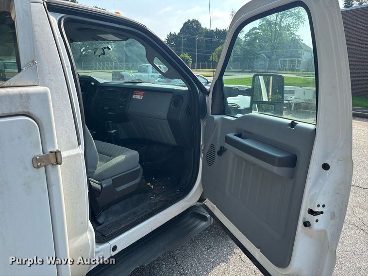 image for item EC3725 2015 Ford F450 Super Duty bucket truck