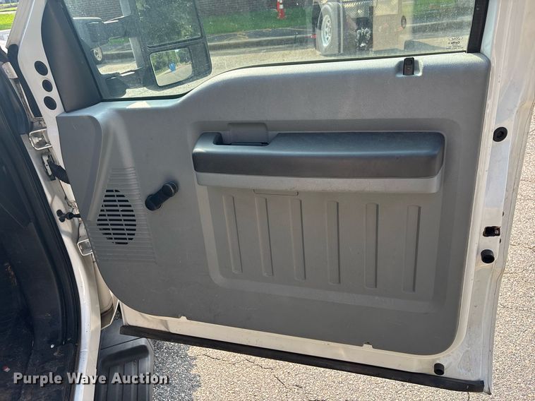 image for item EC3725 2015 Ford F450 Super Duty bucket truck