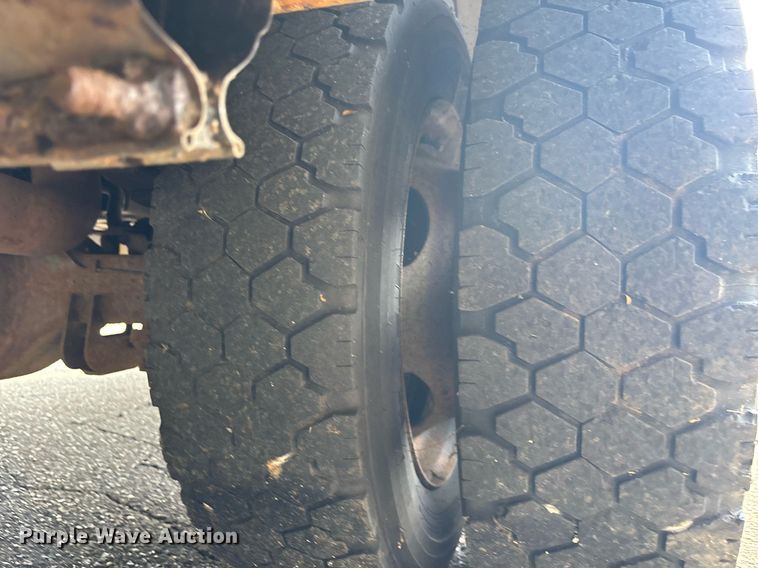 image for item EC3725 2015 Ford F450 Super Duty bucket truck