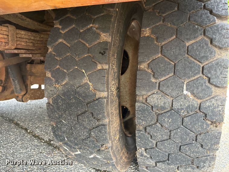 image for item EC3725 2015 Ford F450 Super Duty bucket truck