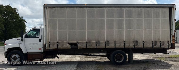 image for item EC4353 2004 GMC C8500 side curtain box truck