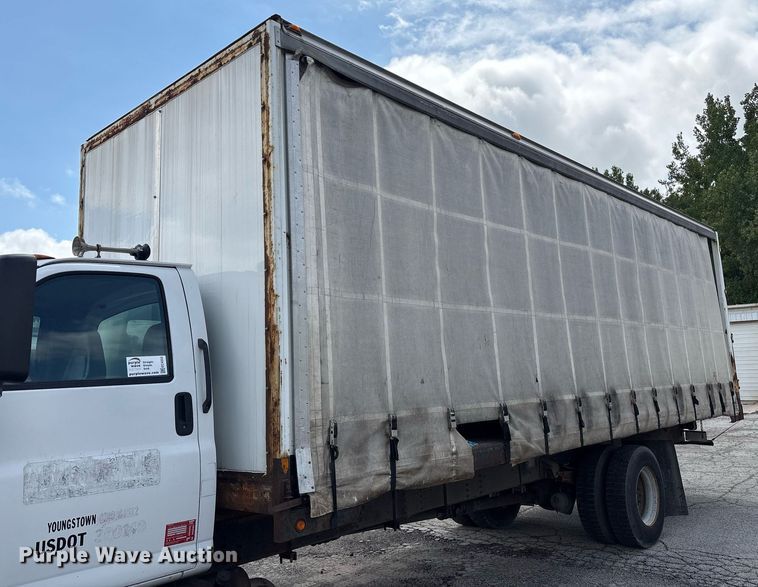 image for item EC4353 2004 GMC C8500 side curtain box truck