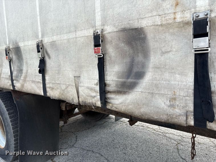 image for item EC4353 2004 GMC C8500 side curtain box truck