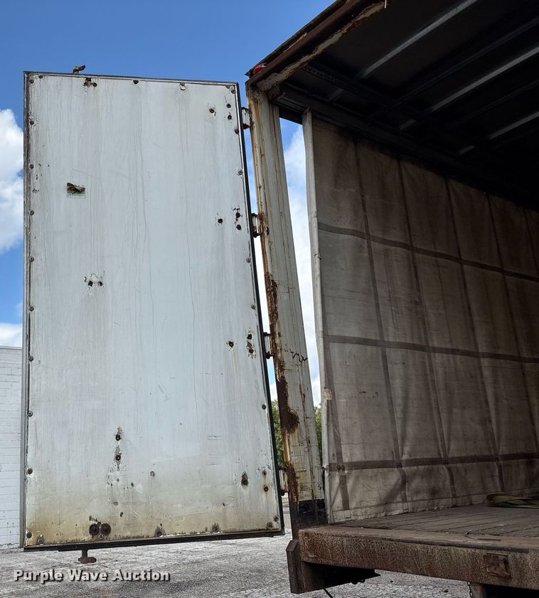 image for item EC4353 2004 GMC C8500 side curtain box truck