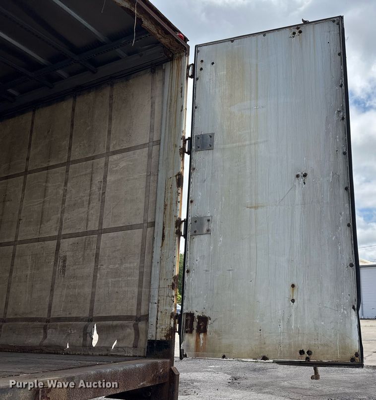 image for item EC4353 2004 GMC C8500 side curtain box truck