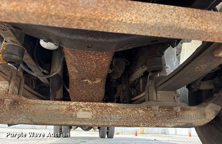 image for item EC4353 2004 GMC C8500 side curtain box truck