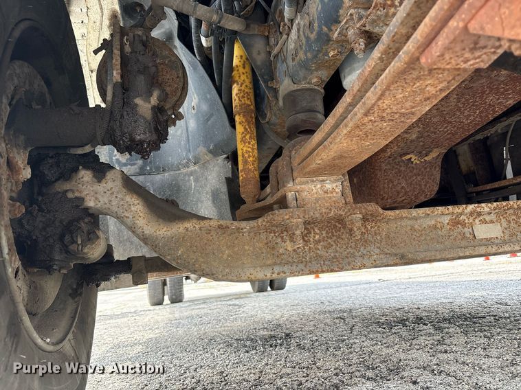 image for item EC4353 2004 GMC C8500 side curtain box truck