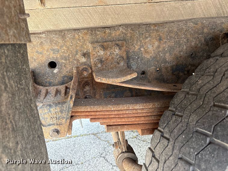 image for item EC4353 2004 GMC C8500 side curtain box truck