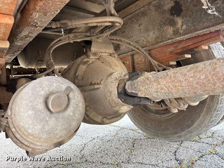 image for item EC4353 2004 GMC C8500 side curtain box truck