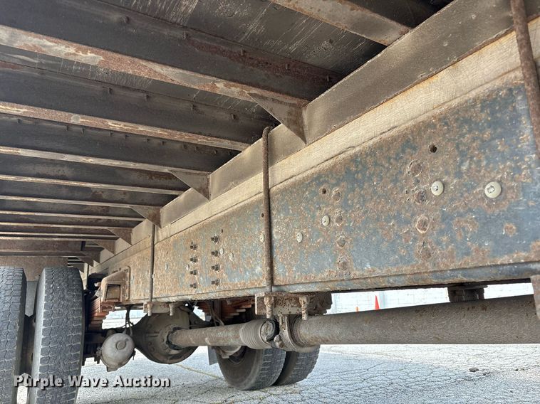 image for item EC4353 2004 GMC C8500 side curtain box truck