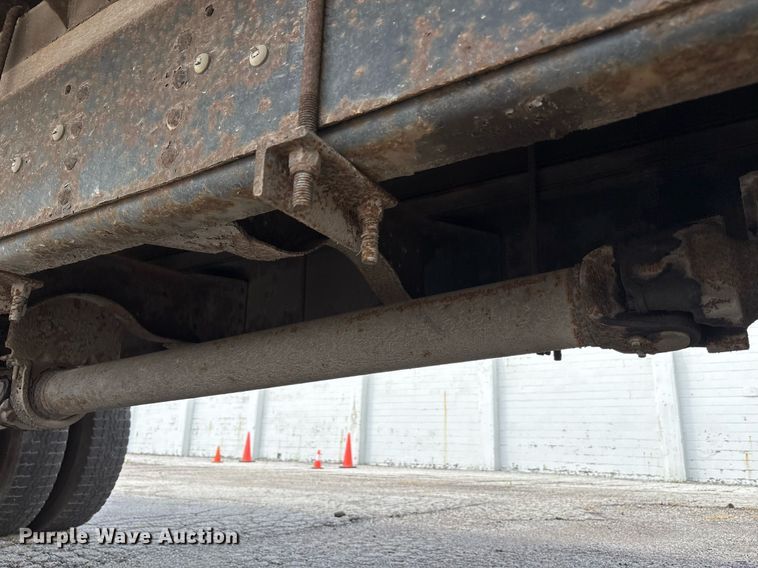 image for item EC4353 2004 GMC C8500 side curtain box truck