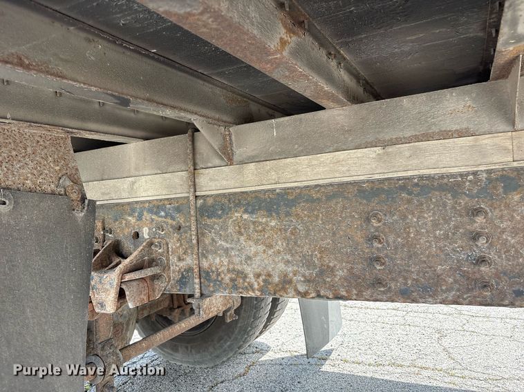 image for item EC4353 2004 GMC C8500 side curtain box truck