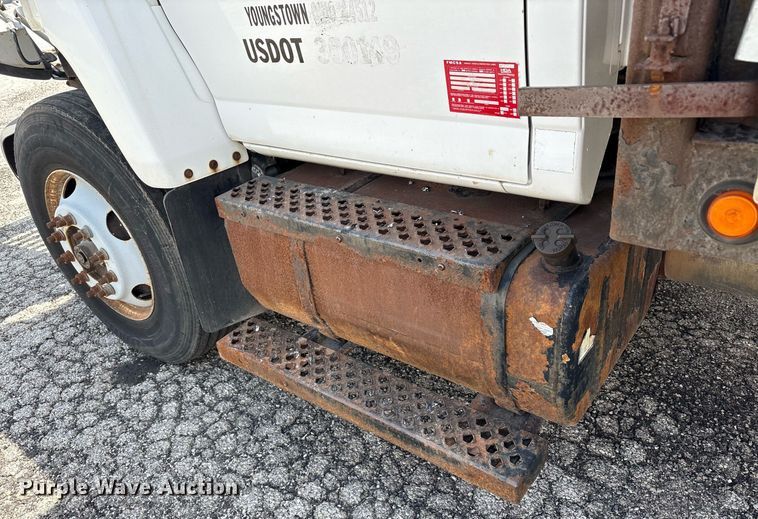 image for item EC4353 2004 GMC C8500 side curtain box truck