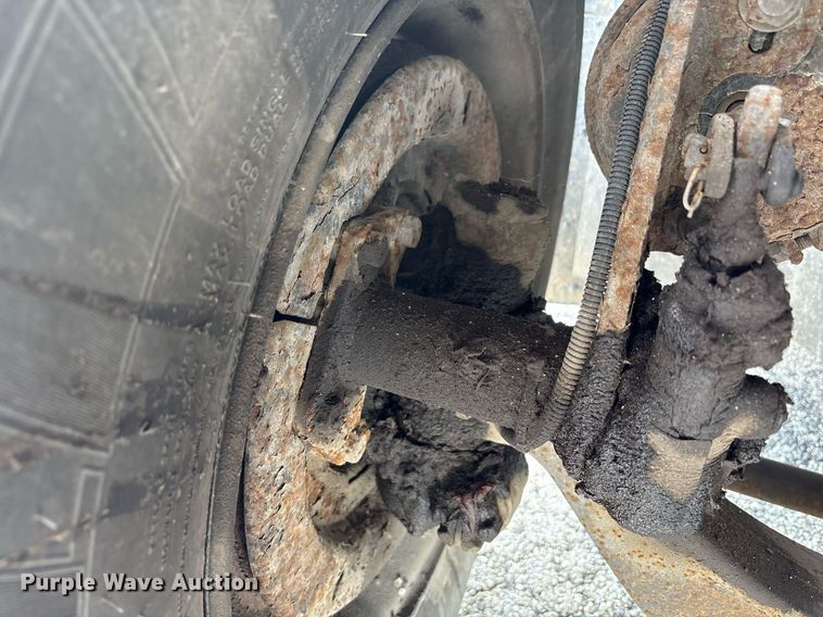 image for item EC4353 2004 GMC C8500 side curtain box truck