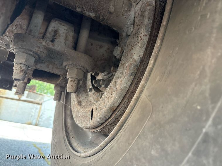 image for item EC4353 2004 GMC C8500 side curtain box truck