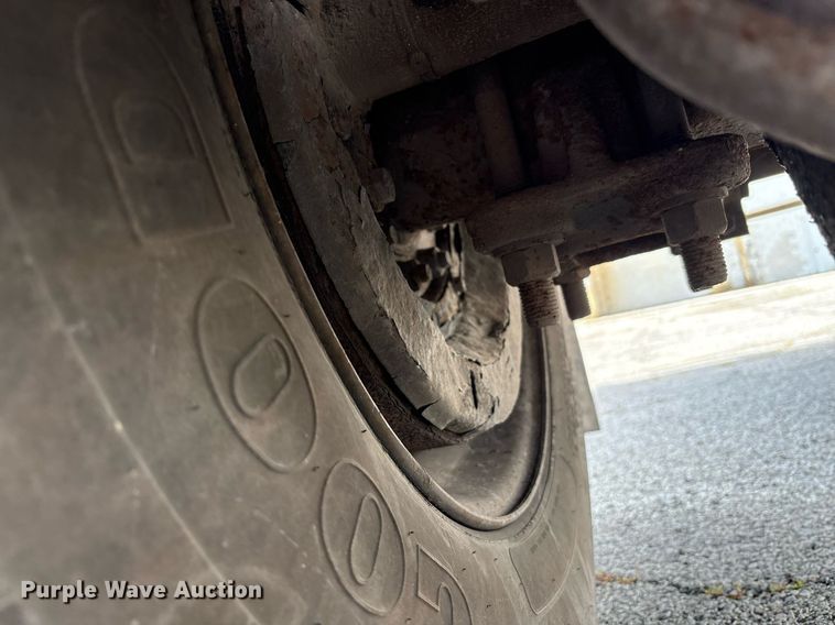 image for item EC4353 2004 GMC C8500 side curtain box truck