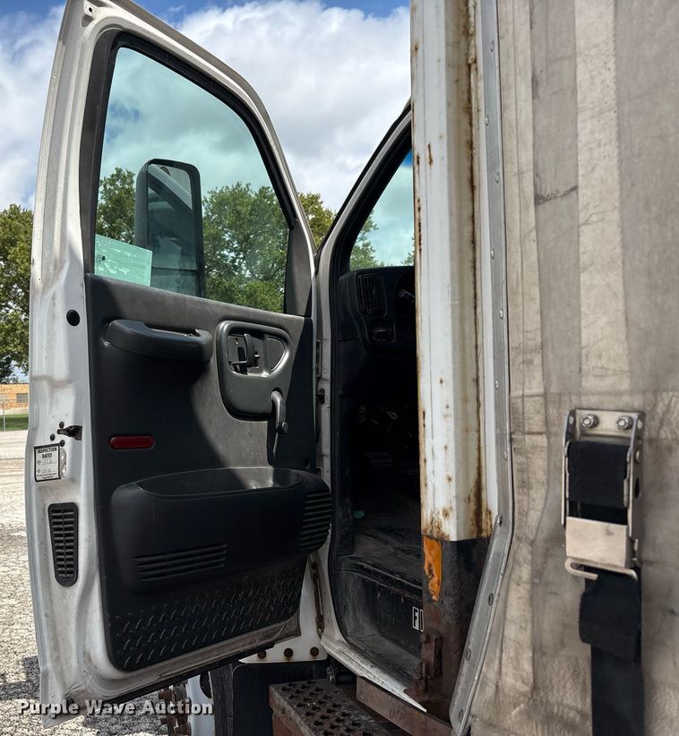 image for item EC4353 2004 GMC C8500 side curtain box truck