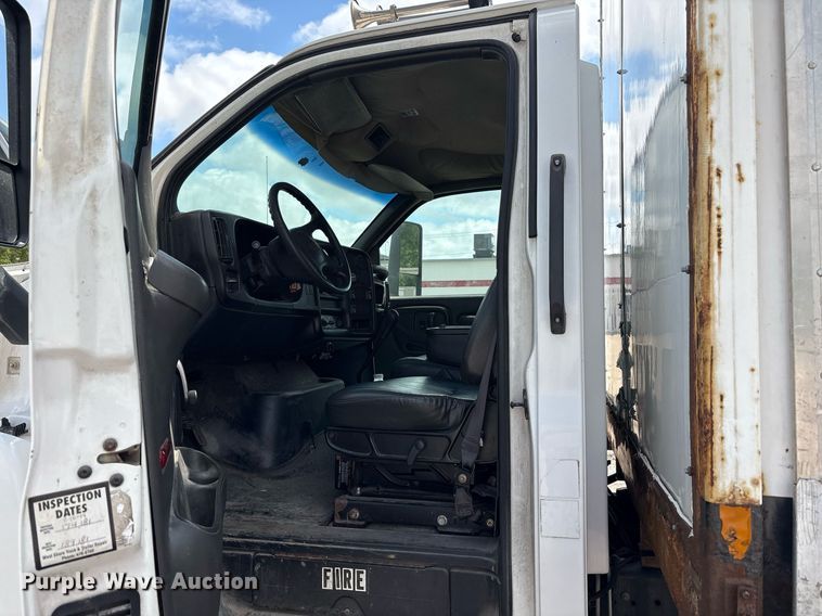 image for item EC4353 2004 GMC C8500 side curtain box truck