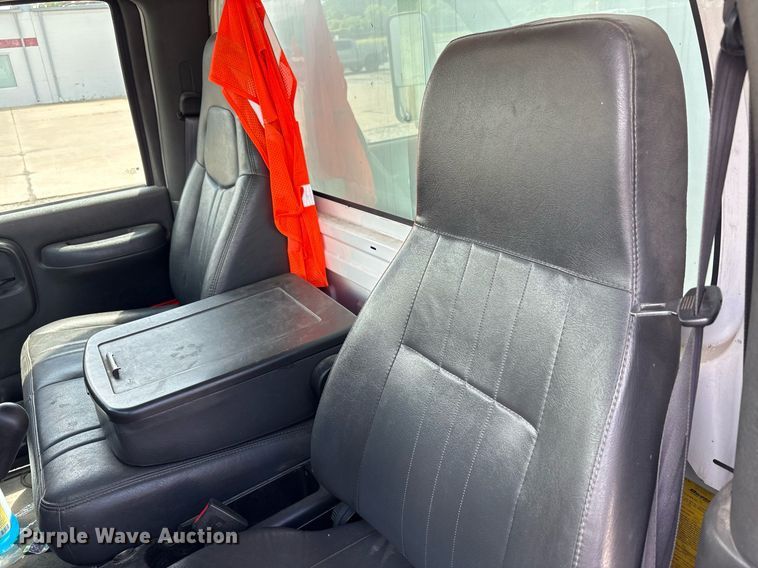 image for item EC4353 2004 GMC C8500 side curtain box truck