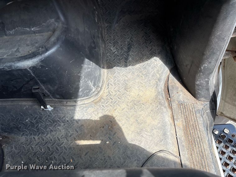 image for item EC4353 2004 GMC C8500 side curtain box truck