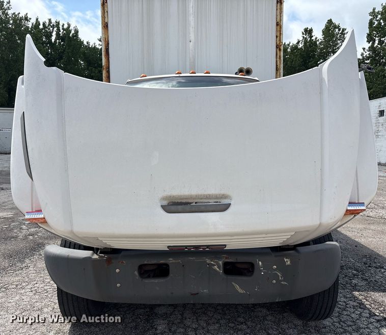 image for item EC4353 2004 GMC C8500 side curtain box truck