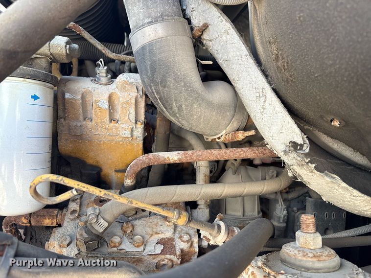 image for item EC4353 2004 GMC C8500 side curtain box truck