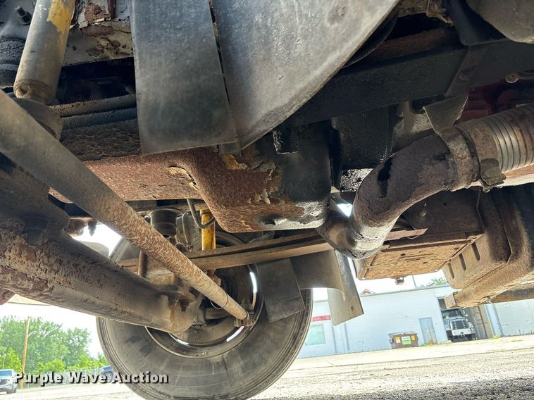 image for item EC4353 2004 GMC C8500 side curtain box truck