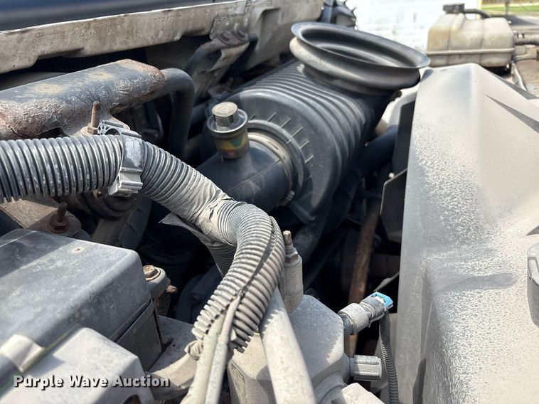 image for item EC4353 2004 GMC C8500 side curtain box truck