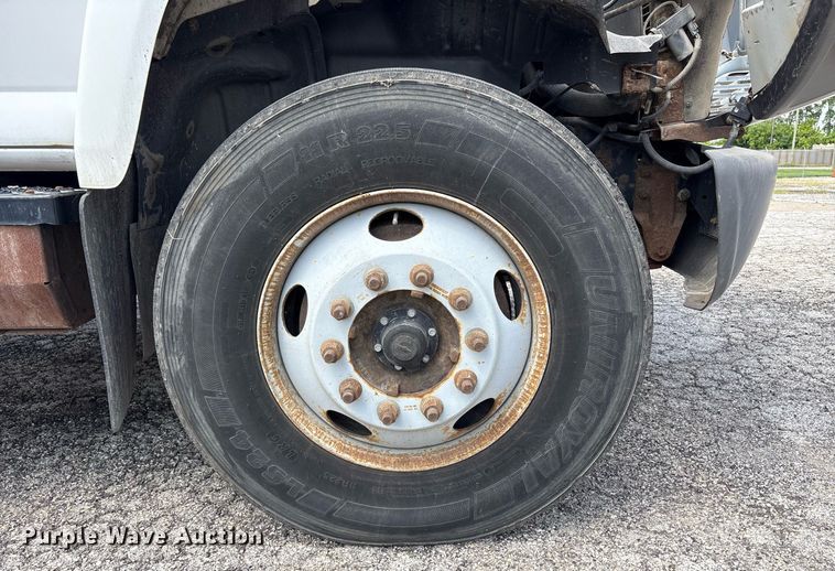 image for item EC4353 2004 GMC C8500 side curtain box truck