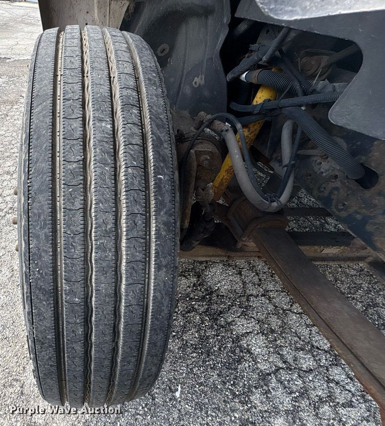 image for item EC4353 2004 GMC C8500 side curtain box truck