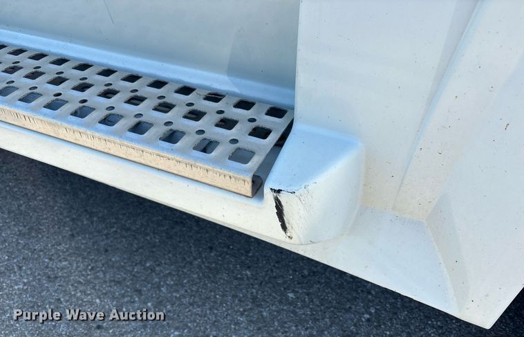 image for item EC4357 2015 Volvo VNL semi truck