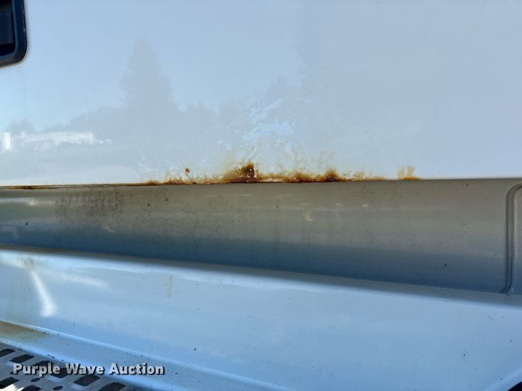 image for item EC4357 2015 Volvo VNL semi truck