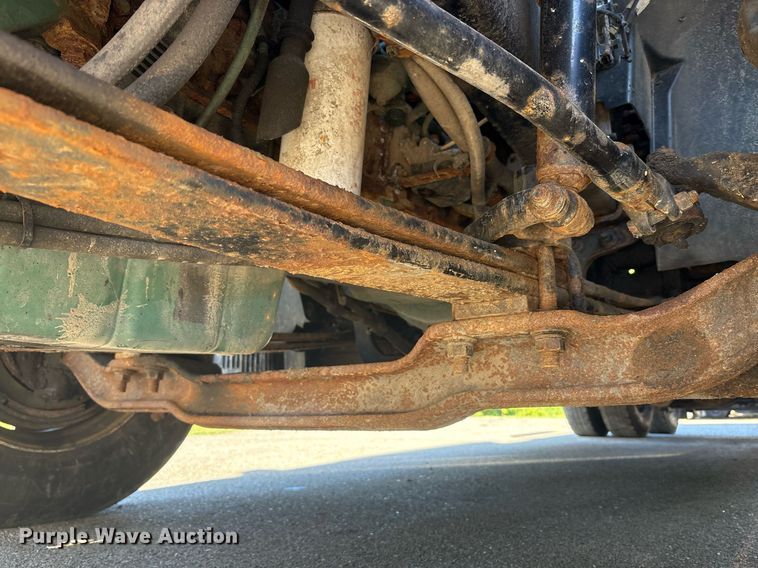 image for item EC4357 2015 Volvo VNL semi truck