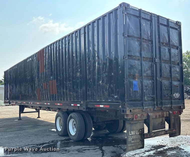 image for item EC4371 1979 Hyundai scrap trailer