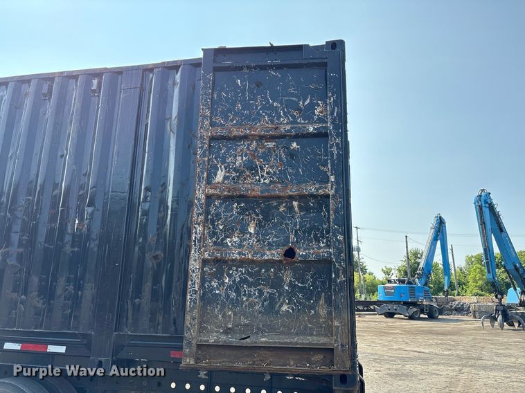 image for item EC4371 1979 Hyundai scrap trailer