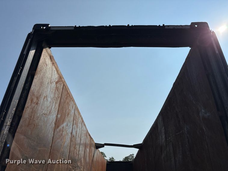 image for item EC4371 1979 Hyundai scrap trailer