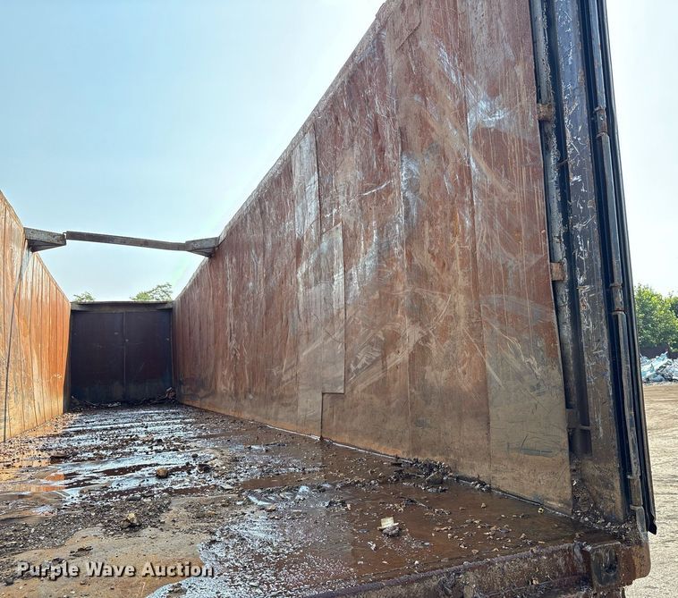 image for item EC4371 1979 Hyundai scrap trailer