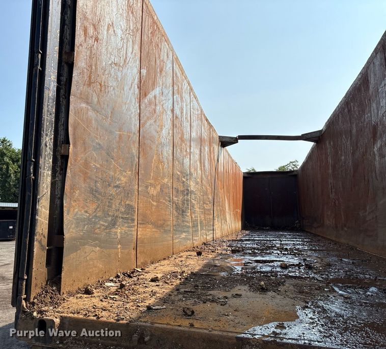 image for item EC4371 1979 Hyundai scrap trailer